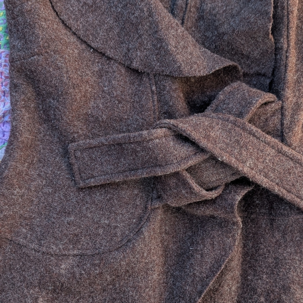 Brown Sleeveless Ruffle Cardigan - Picture 5 of 8